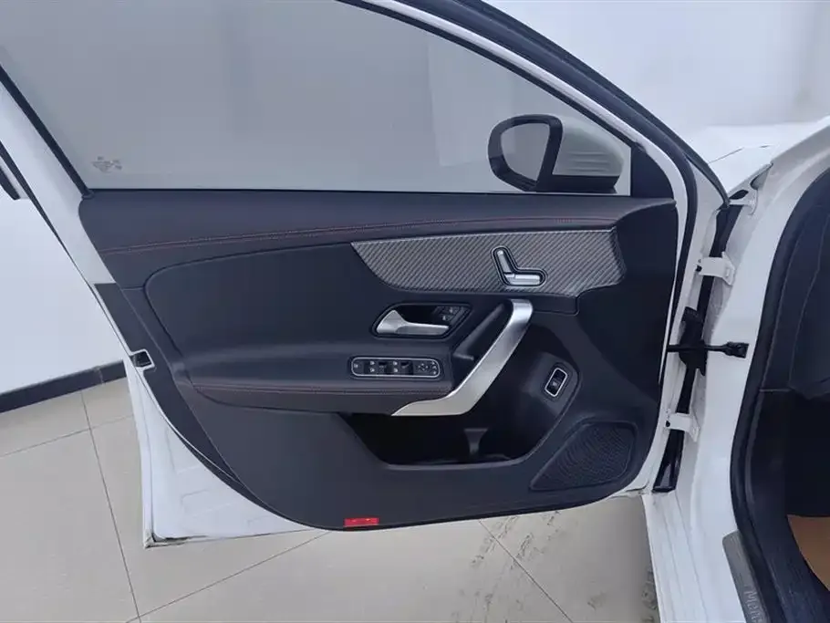 Mercedes-Benz A-Class 2023 из CN, фото 3