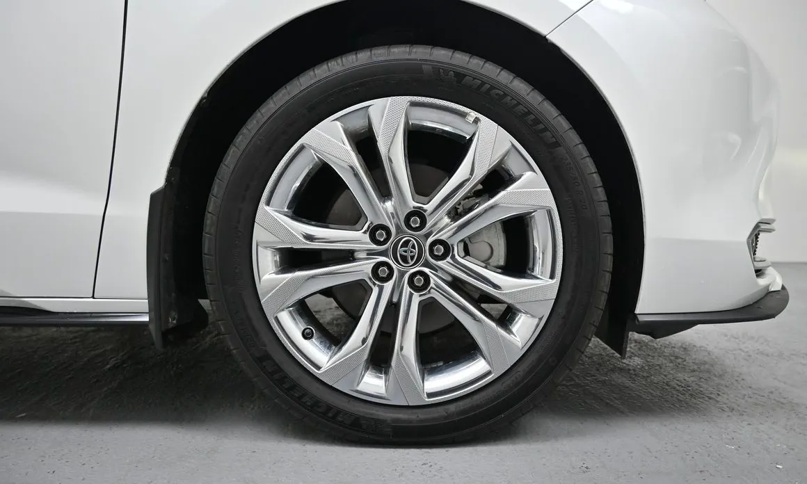 Toyota Sienna — фото 4