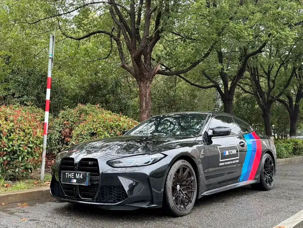 BMW M4 — фото 1
