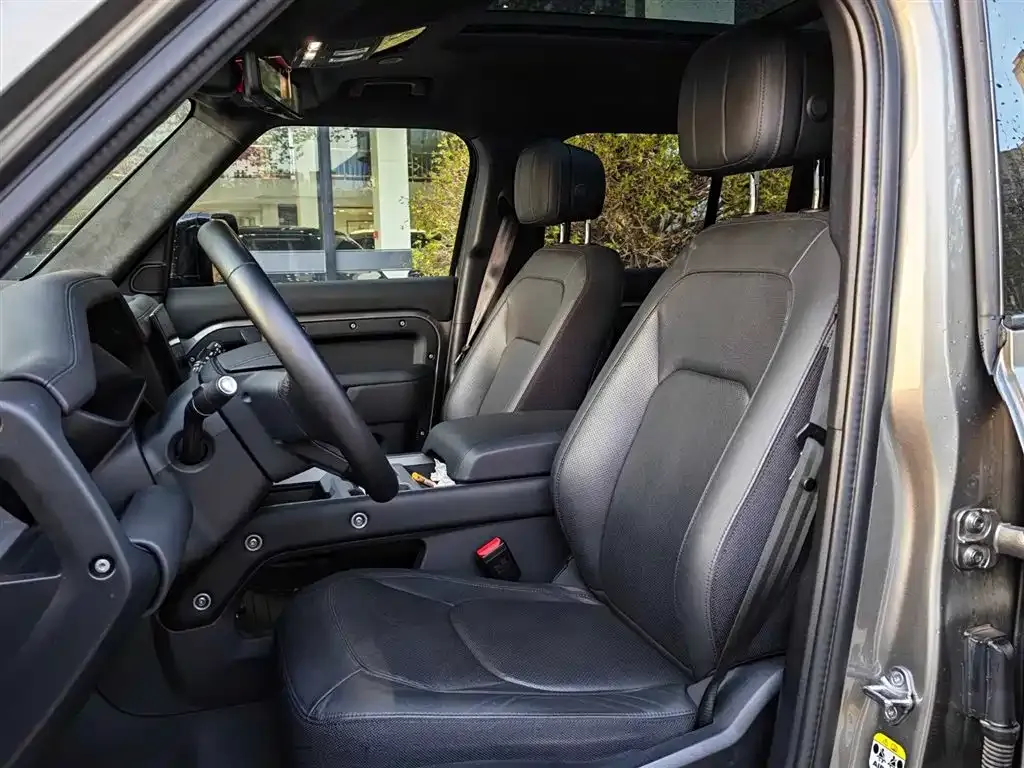 Land Rover Defender 2024 из CN, фото 4
