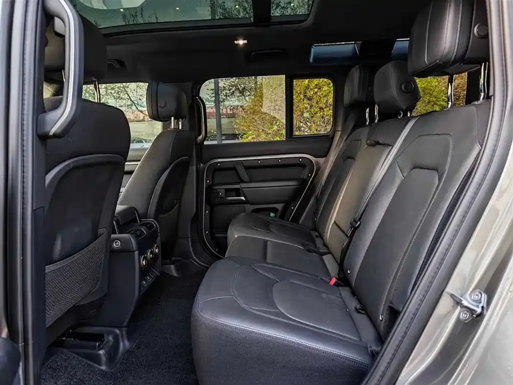 Land Rover Defender 2024 из CN, фото 5