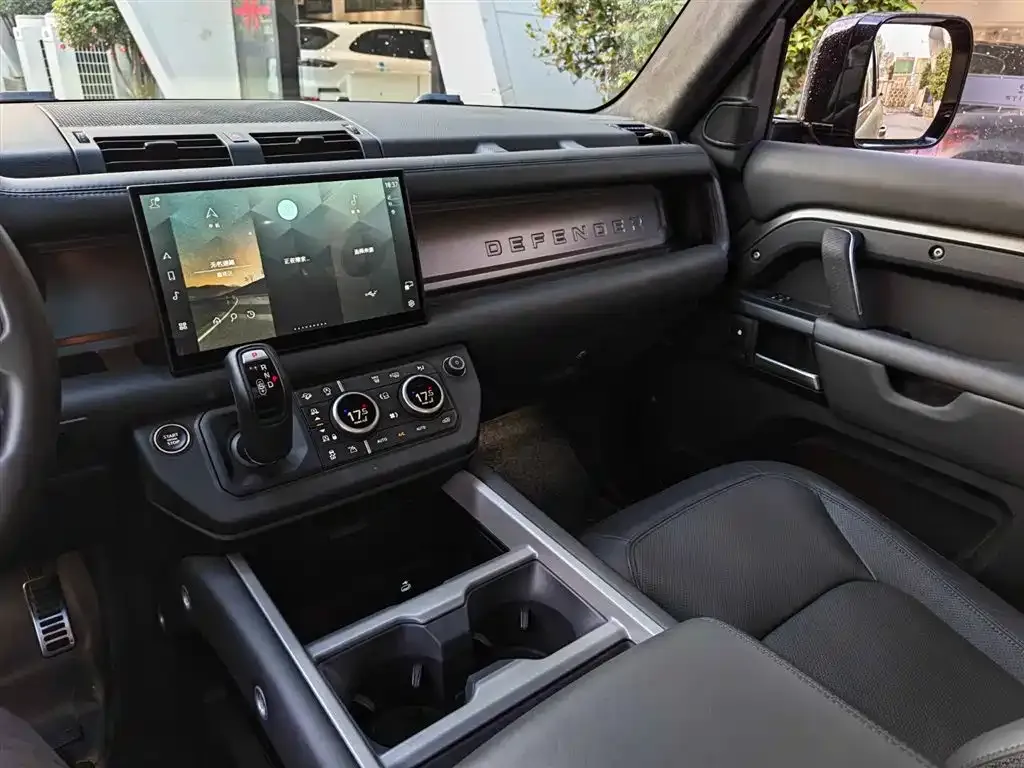 Land Rover Defender 2024 из CN, фото 3