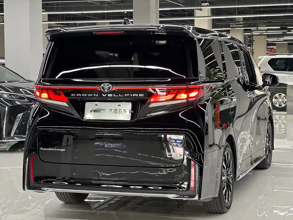 Toyota Vellfire — фото 6