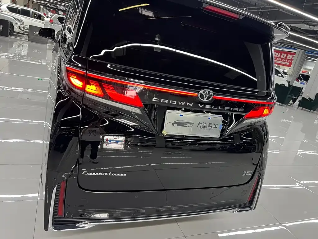 Toyota Vellfire — фото 7
