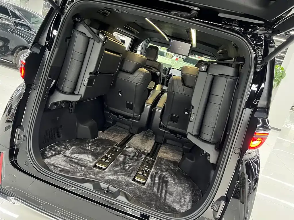 Toyota Vellfire — фото 9