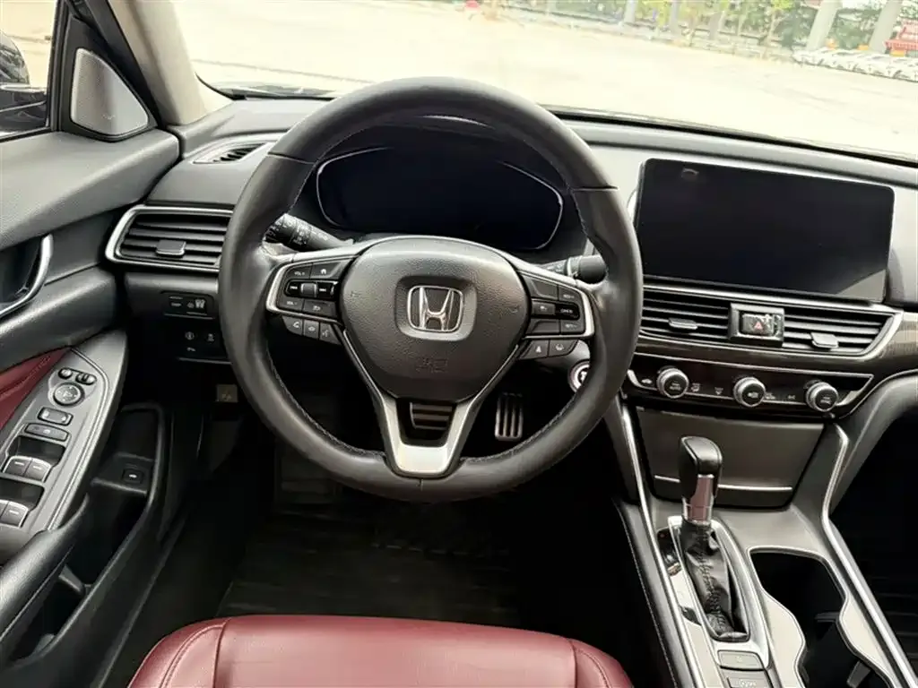 Honda Accord — фото 7