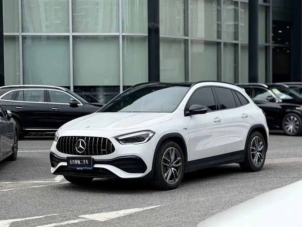 Mercedes-Benz GLA AMG