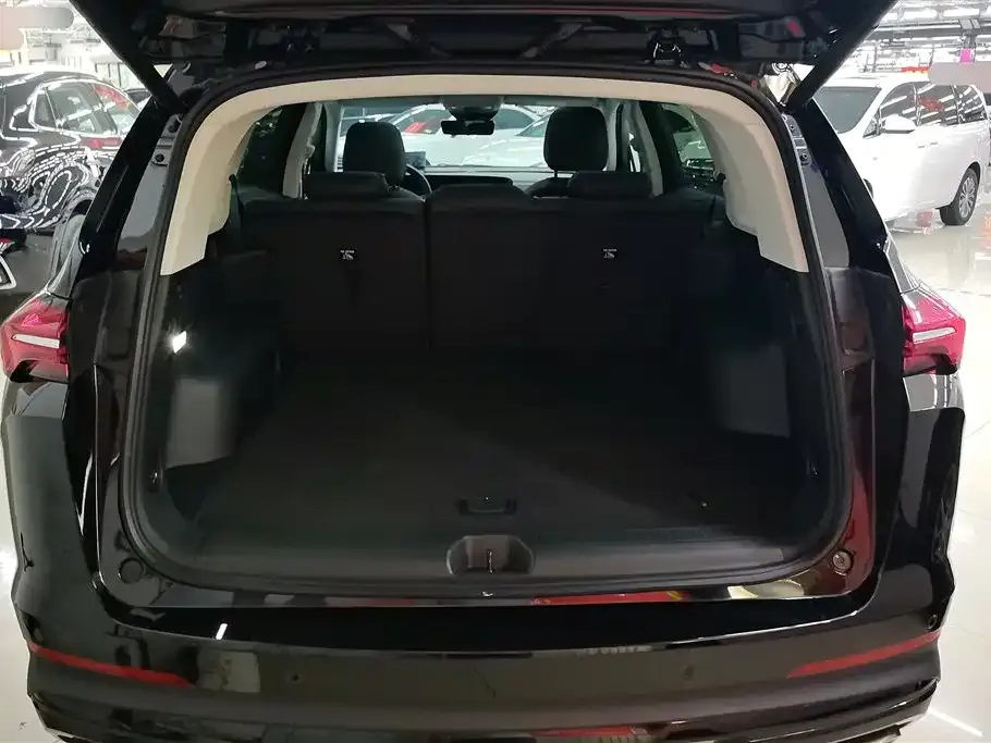 Buick Envision Plus — фото 10