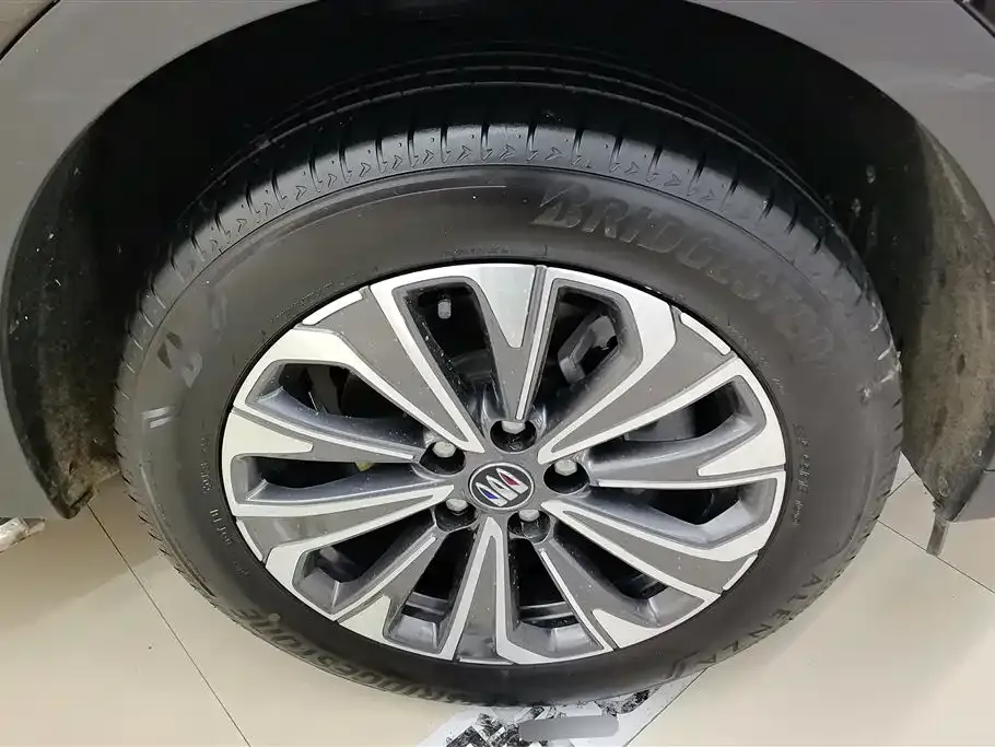 Buick Envision Plus — фото 8