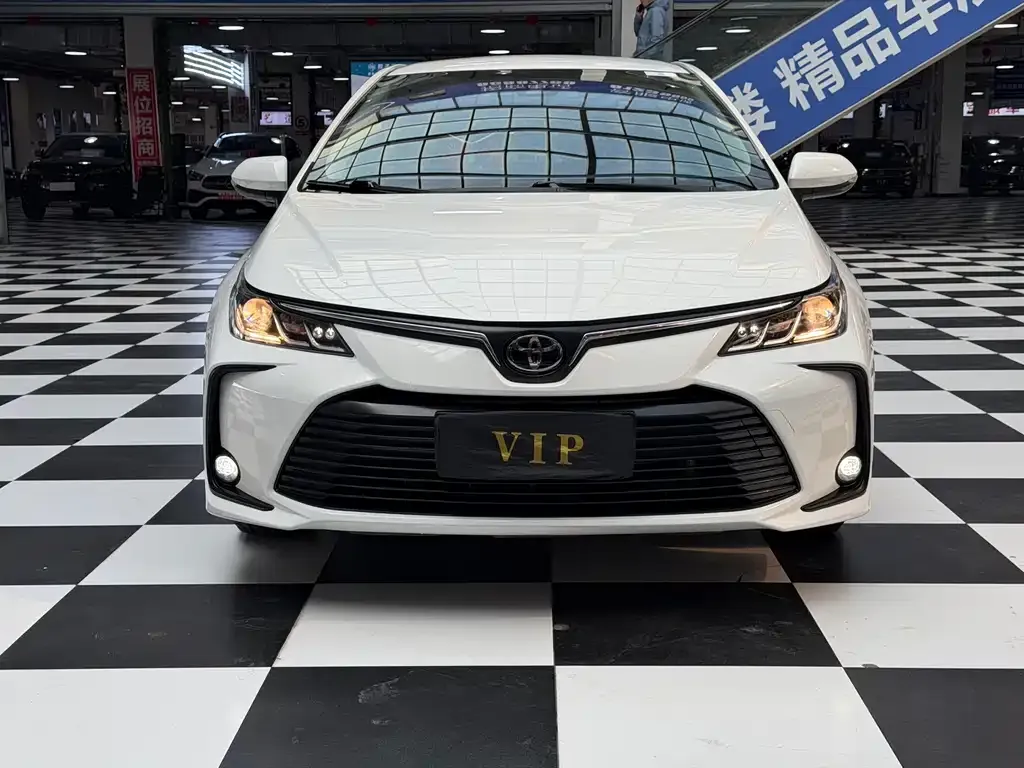 Toyota Corolla — фото 2