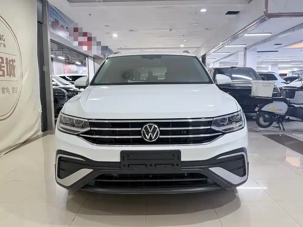 Volkswagen Tiguan L — фото 3