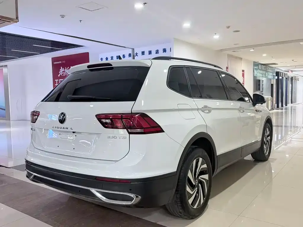 Volkswagen Tiguan L — фото 6