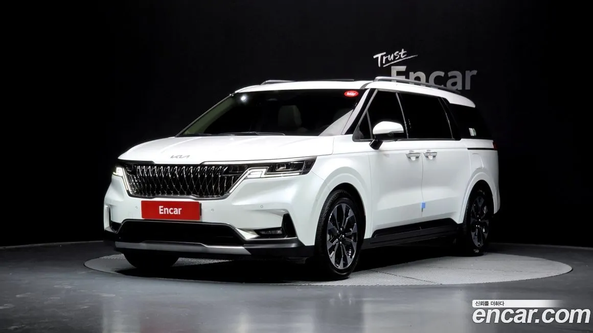 Kia Carnival — фото 1