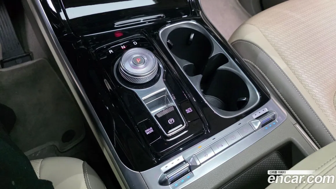 Kia Carnival — фото 10