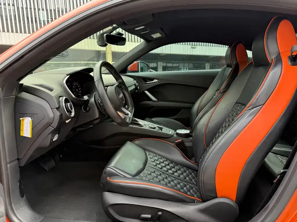 Audi TT 2024 из CN, фото 7