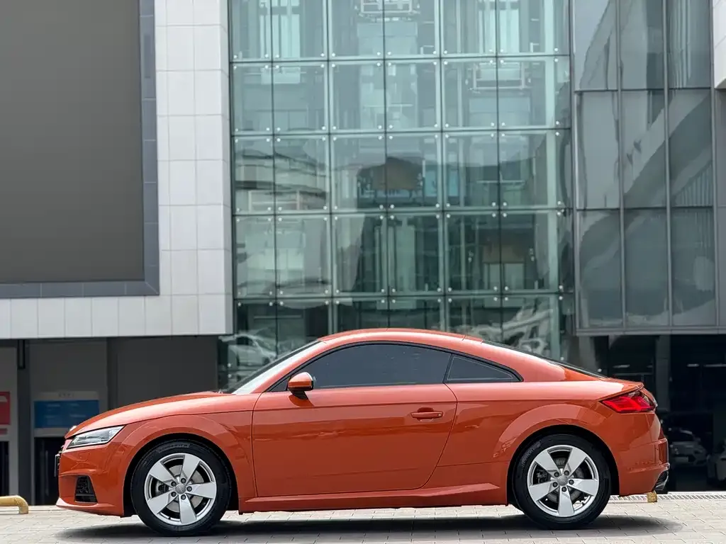 Audi TT 2024 из CN, фото 6