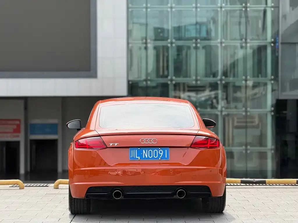 Audi TT 2024 из CN, фото 3