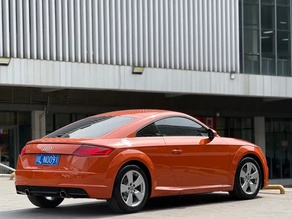 Audi TT 2024 из CN, фото 2