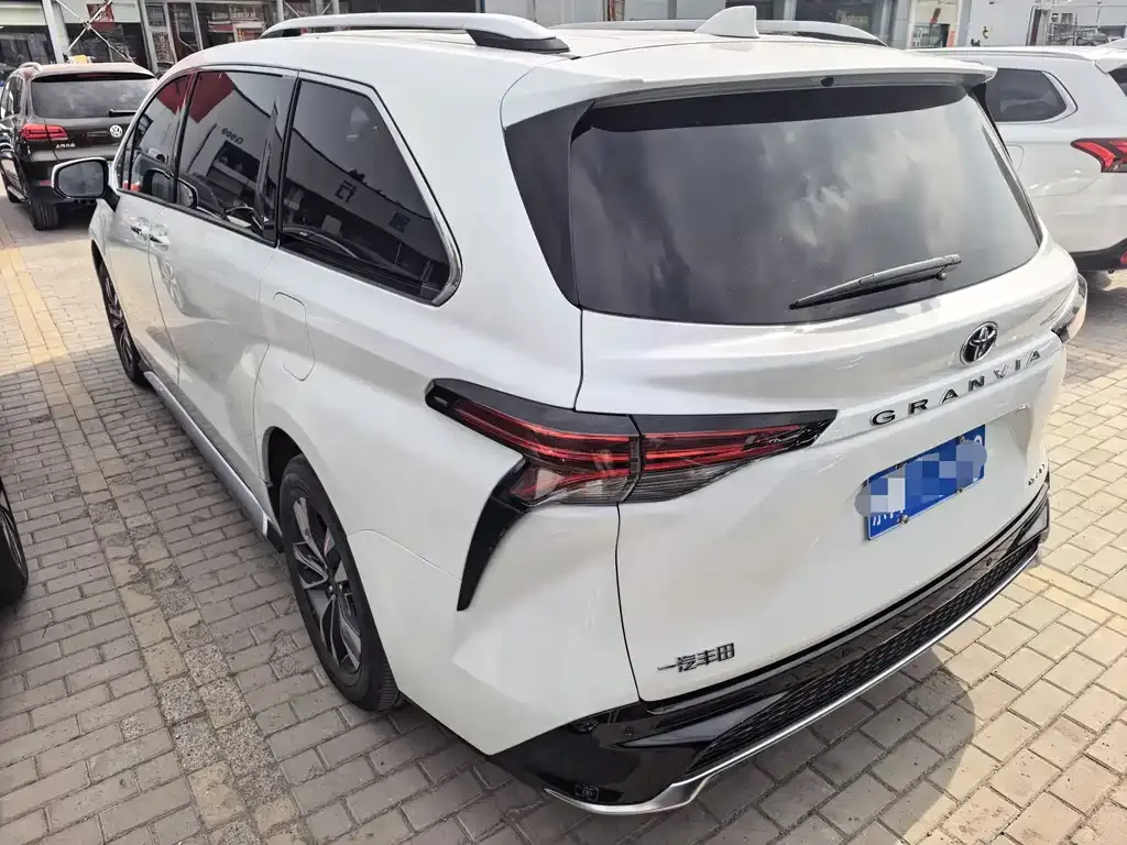 Toyota Granvia 2025 из CN, фото 6