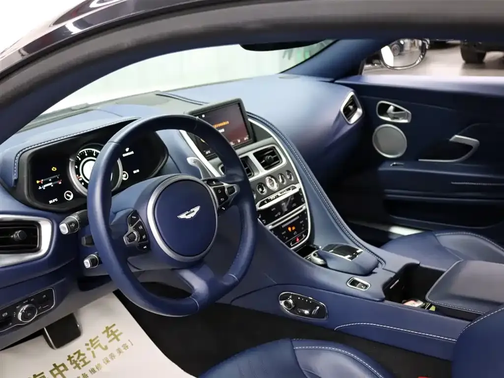 Aston Martin DB11 2021 из CN, фото 7