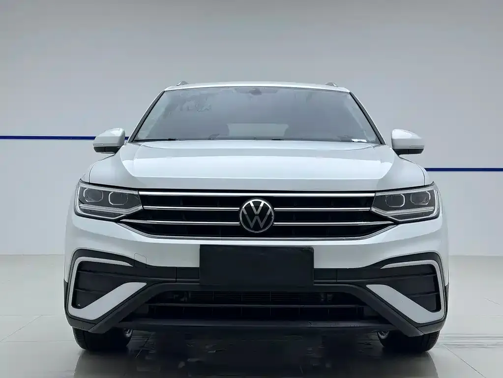 Volkswagen Tiguan L — фото 3