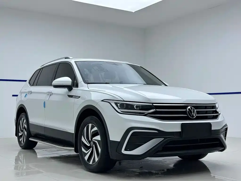 Volkswagen Tiguan L — фото 8