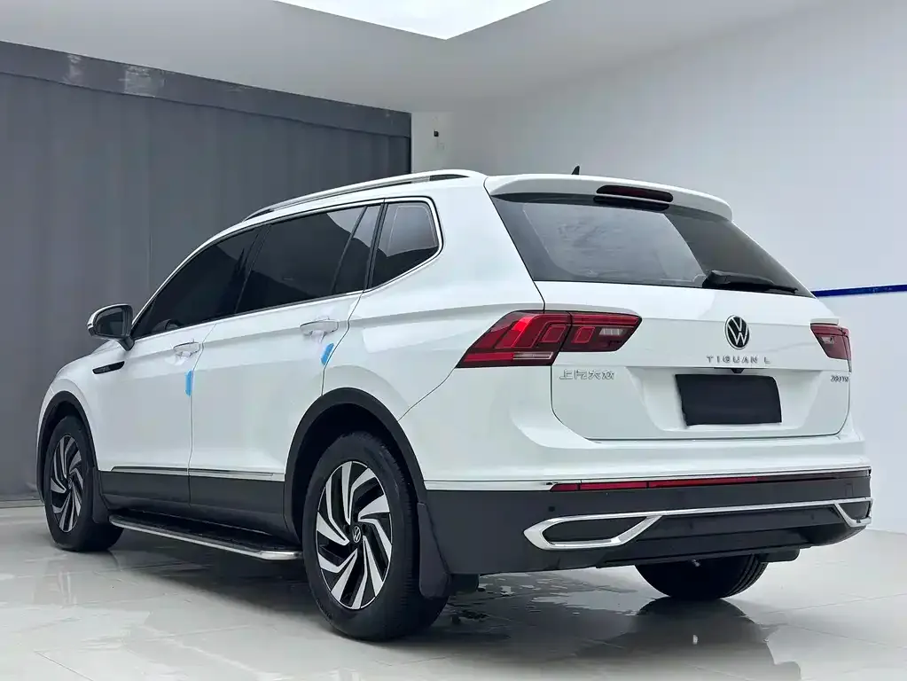 Volkswagen Tiguan L — фото 6
