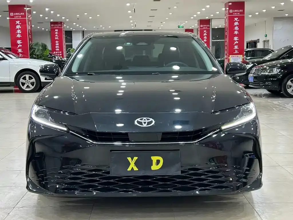 Toyota Camry — фото 7