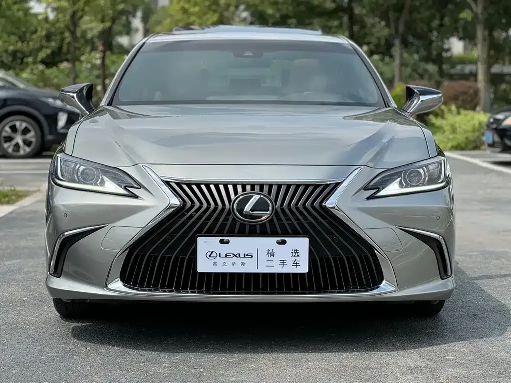 Lexus ES — фото 5