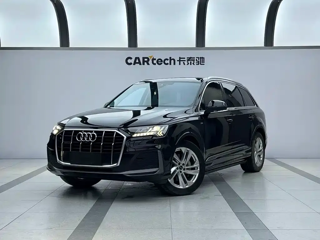 Audi Q7 — фото 1