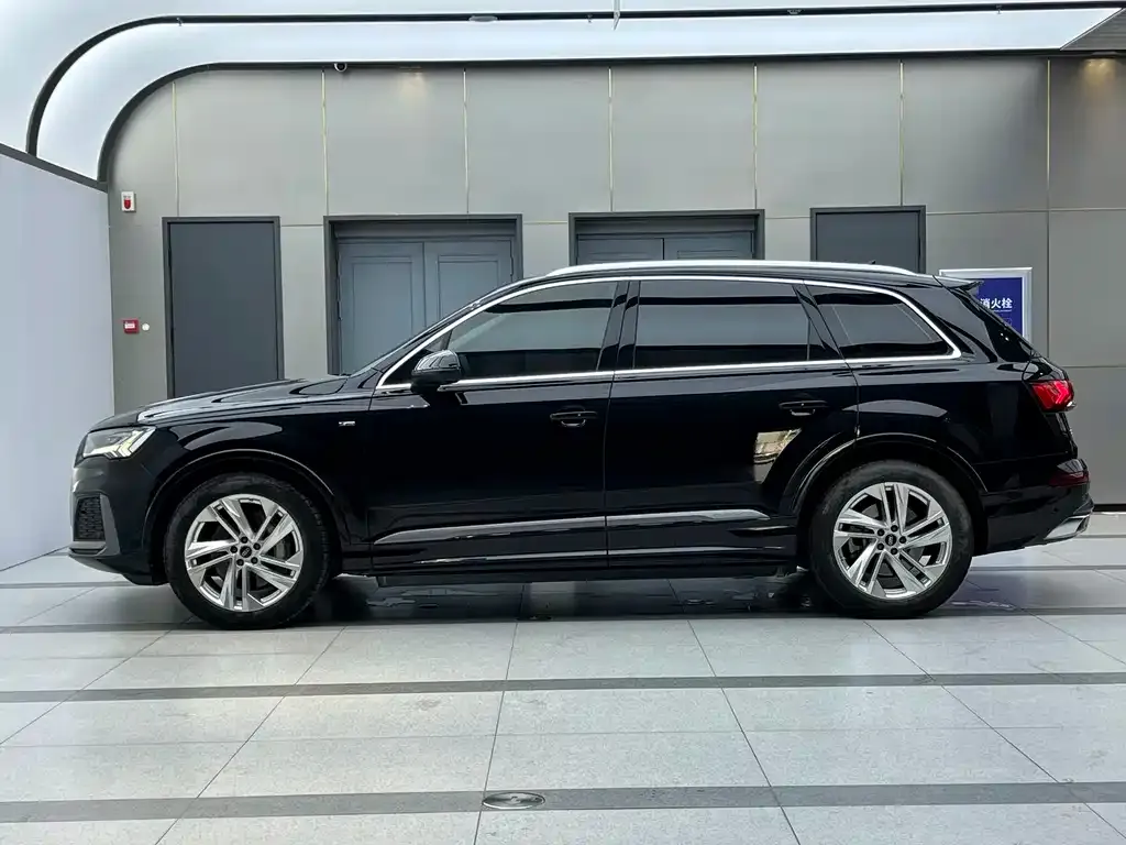 Audi Q7 — фото 5