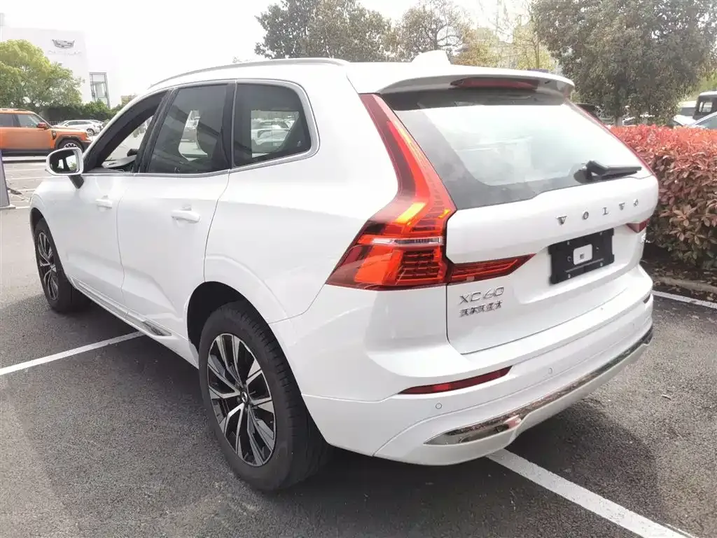 Volvo XC60 — фото 4