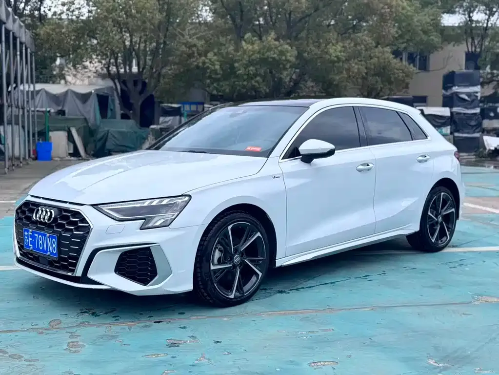 Audi A3 — фото 1