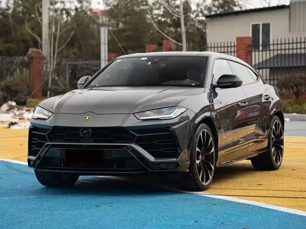 Lamborghini Urus — фото 1