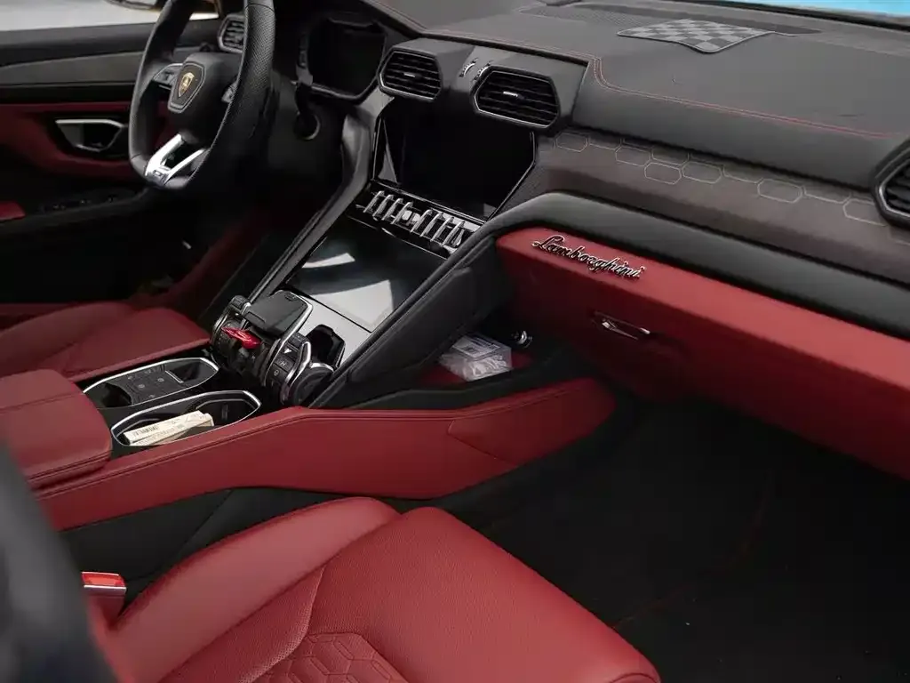 Lamborghini Urus — фото 4