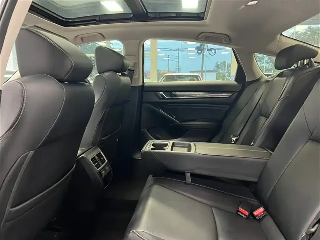 Honda Accord — фото 5