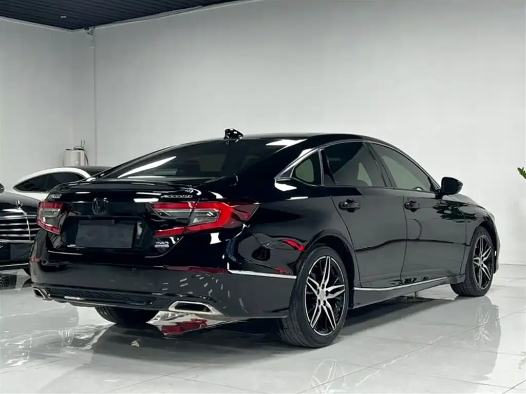 Honda Accord — фото 4