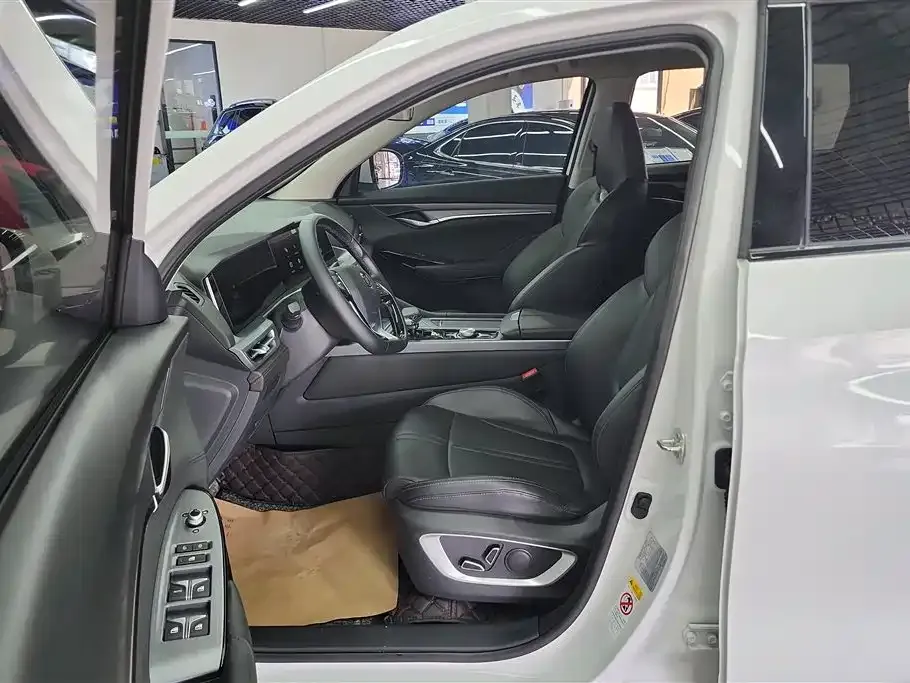 Changan CS75PLUS — фото 2