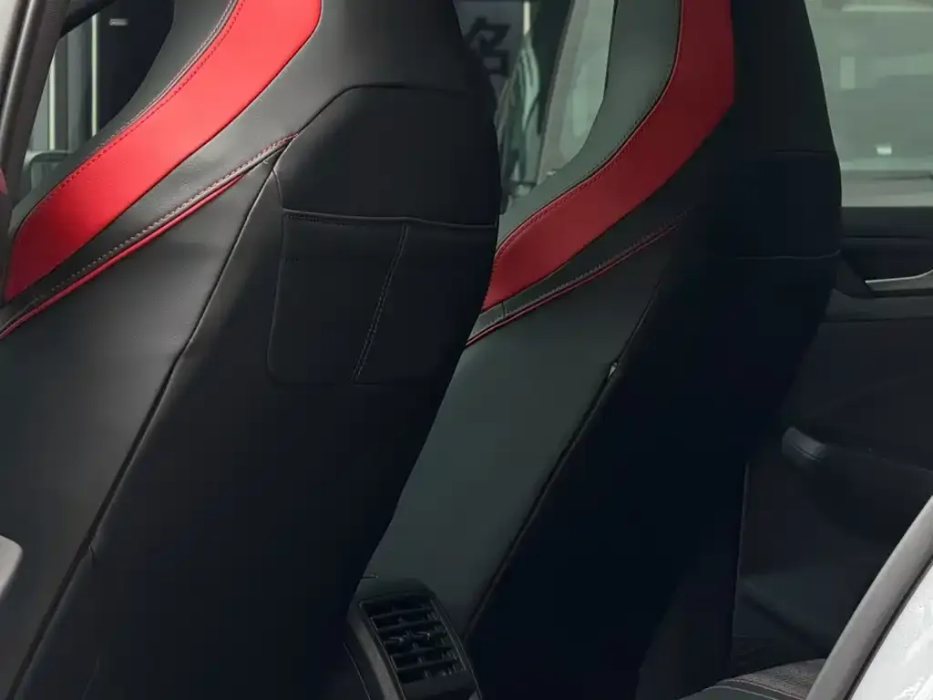 Volkswagen Golf GTI — фото 4