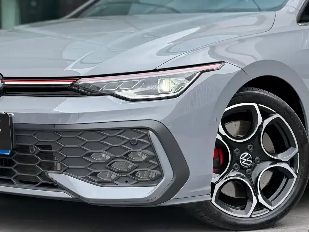Volkswagen Golf GTI — фото 8