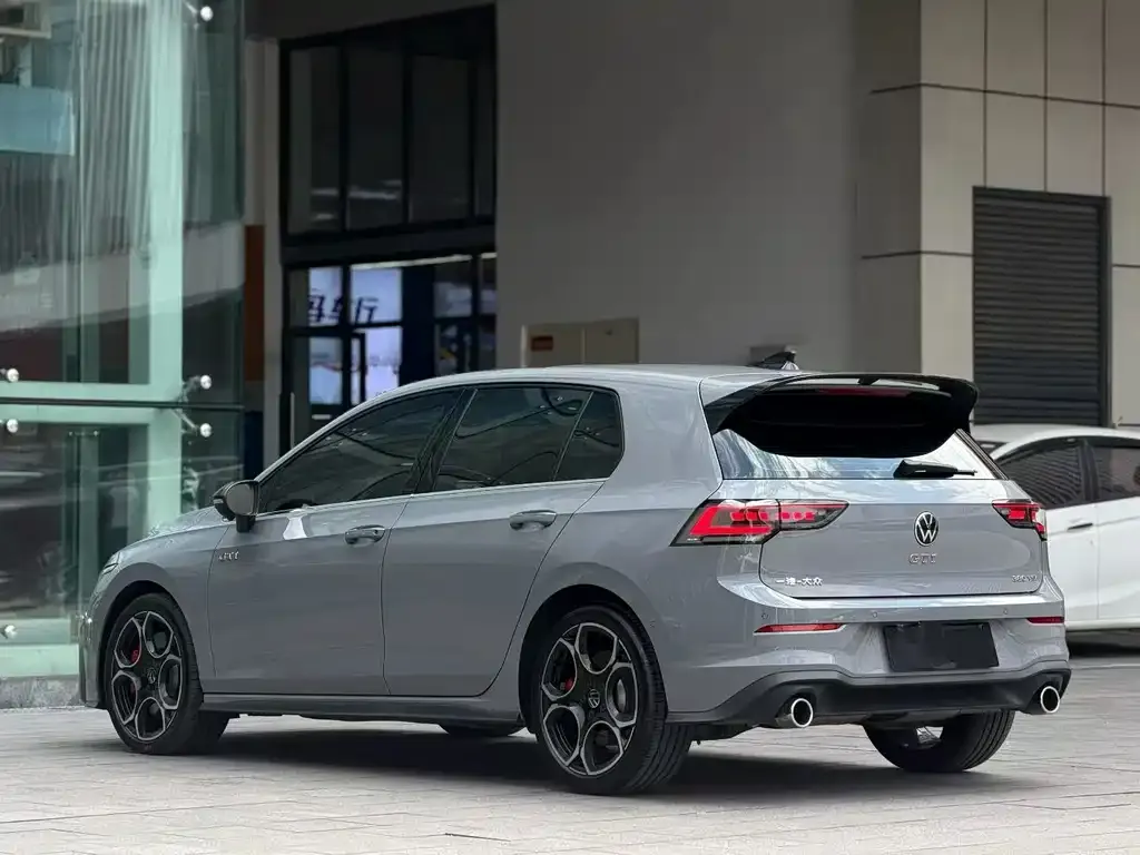 Volkswagen Golf GTI — фото 7