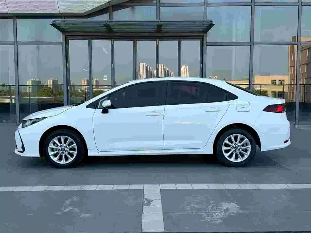Toyota Corolla 2022 из CN, фото 9