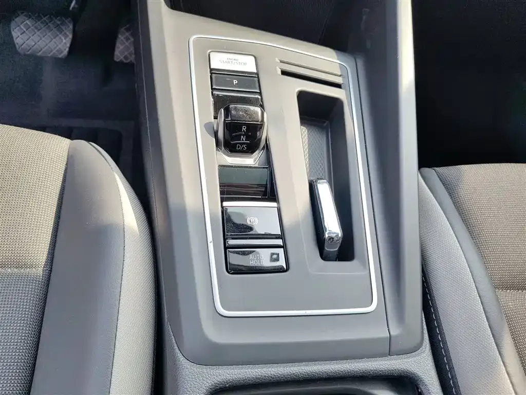 Volkswagen Golf 2022 из CN, фото 7
