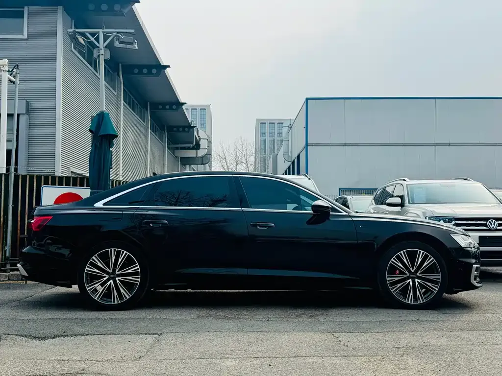 Audi A6L — фото 7
