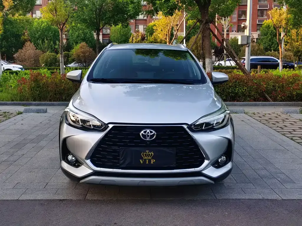 Toyota Yaris L — фото 10