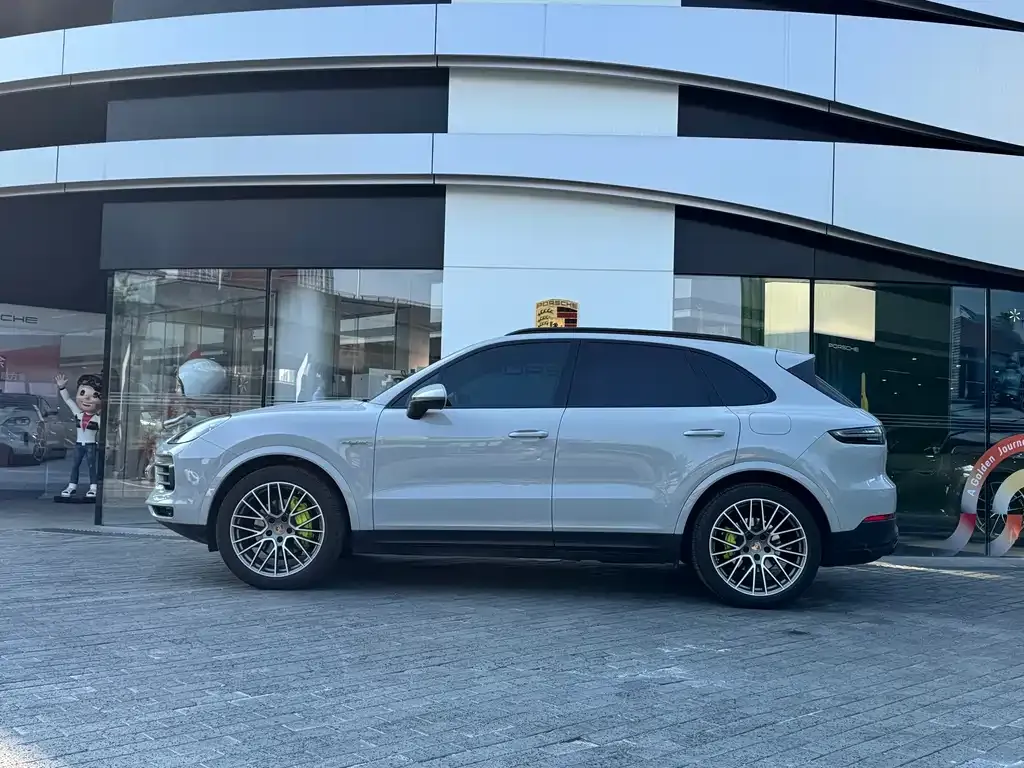 Porsche Cayenne Hybrid — фото 9