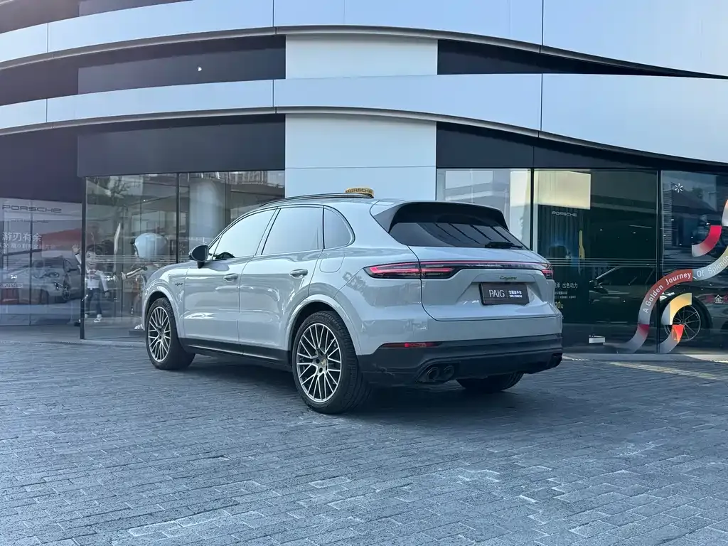 Porsche Cayenne Hybrid — фото 4