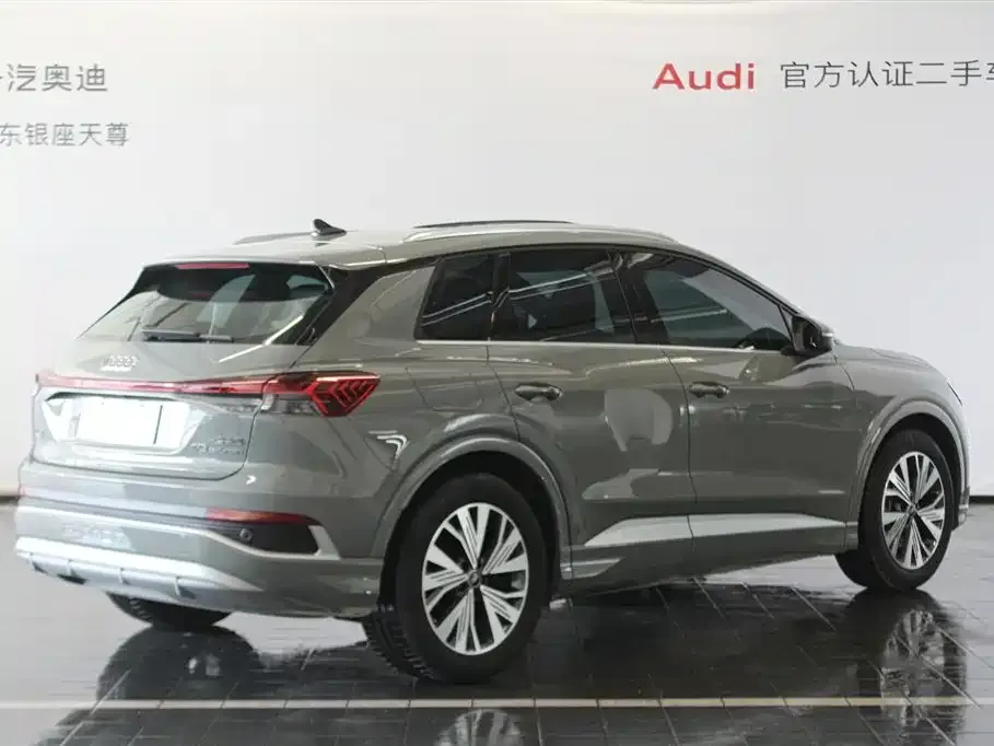 Audi Q4 e-tron — фото 9