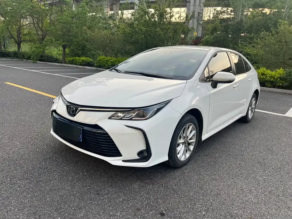 Toyota Corolla — фото 1