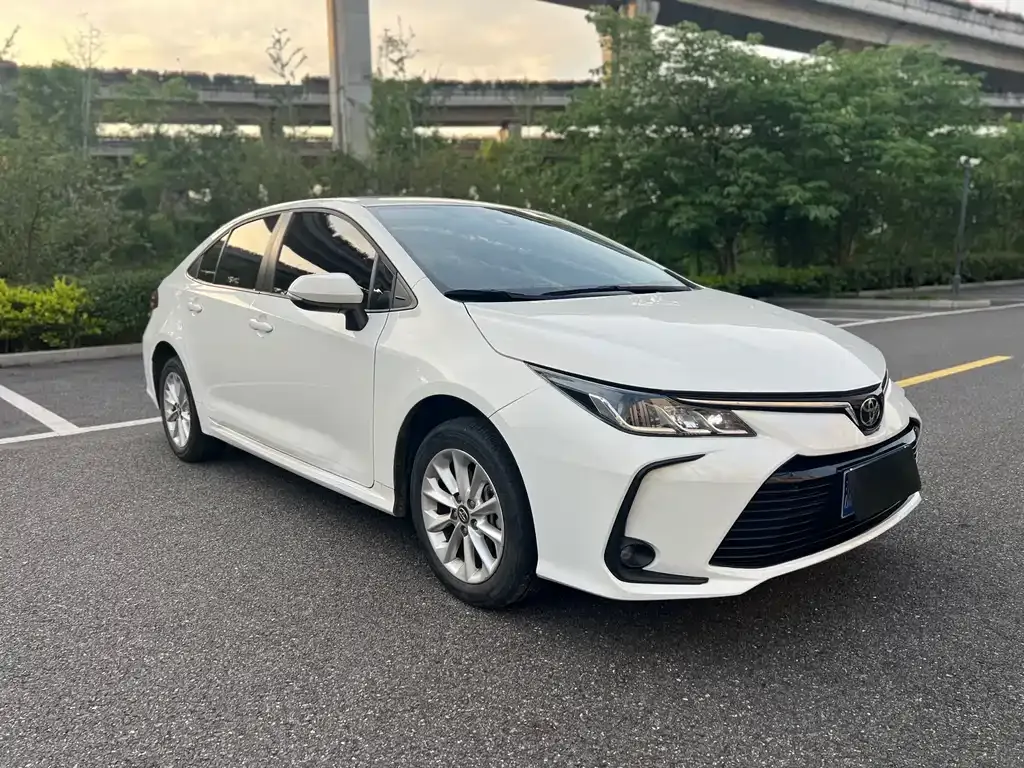 Toyota Corolla — фото 3